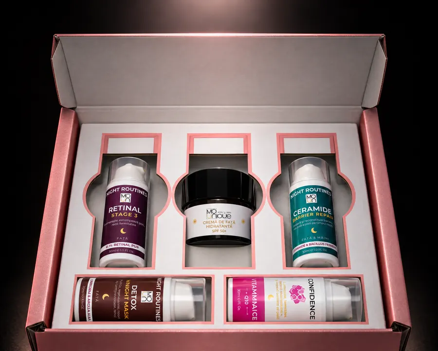 Mounique Box Anti-Age Advanced — отворената кутия с петте продукта