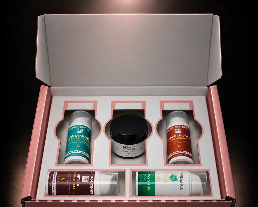 Mounique Box Сияние — отворената кутия с 5-те продукта
